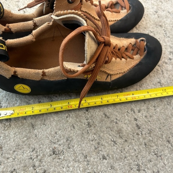 La Sportiva unisex women 9.5 climbing Athletic Shoes in very good condition - Picture 12 of 12